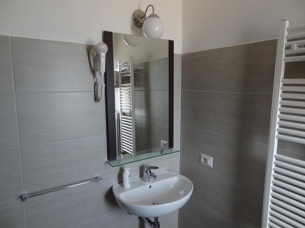Affittacamere Rooms Di Matteo San Paolo di Iesi Экстерьер фото