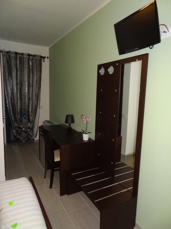 Affittacamere Rooms Di Matteo San Paolo di Iesi Экстерьер фото