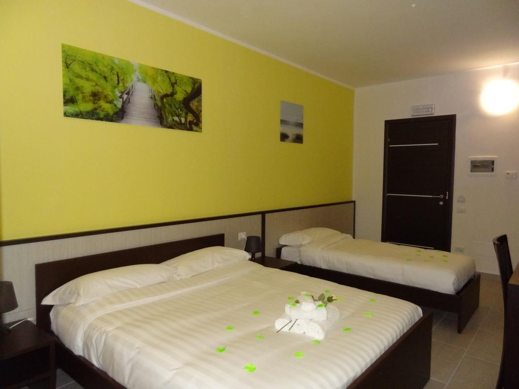 Affittacamere Rooms Di Matteo San Paolo di Iesi Экстерьер фото