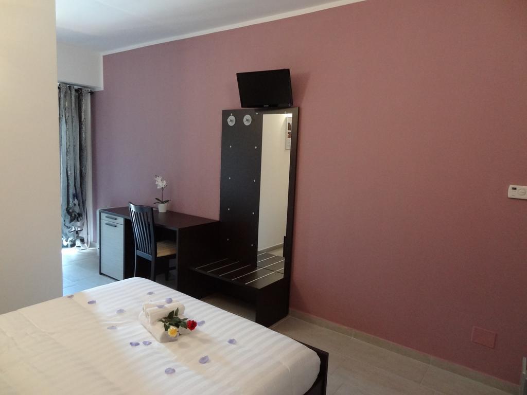 Affittacamere Rooms Di Matteo San Paolo di Iesi Экстерьер фото