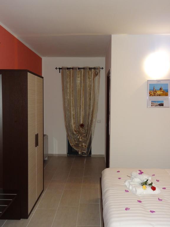 Affittacamere Rooms Di Matteo San Paolo di Iesi Экстерьер фото
