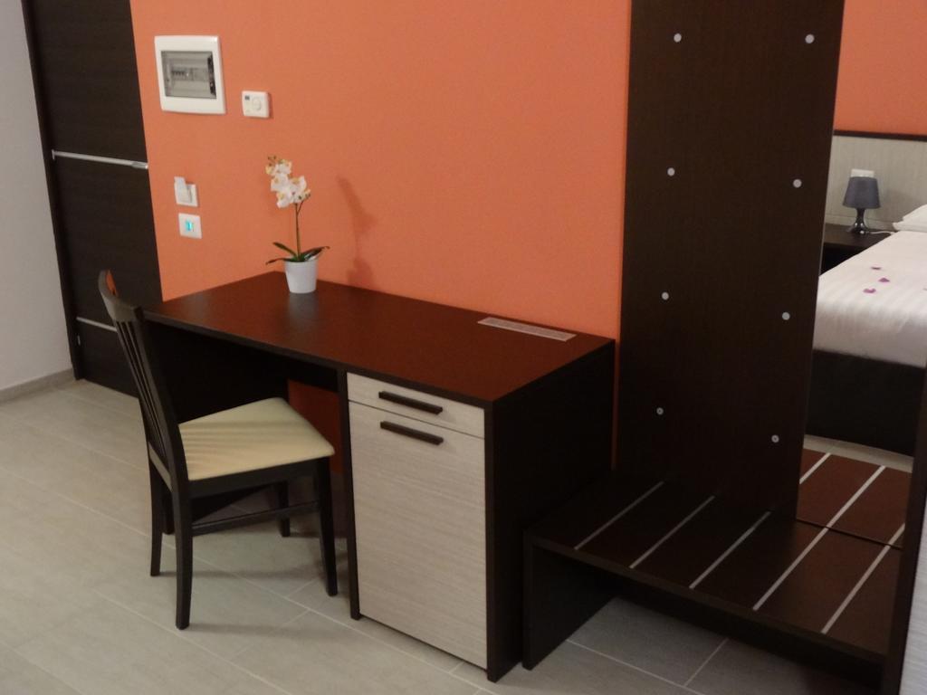Affittacamere Rooms Di Matteo San Paolo di Iesi Экстерьер фото