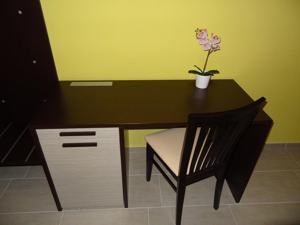 Affittacamere Rooms Di Matteo San Paolo di Iesi Экстерьер фото